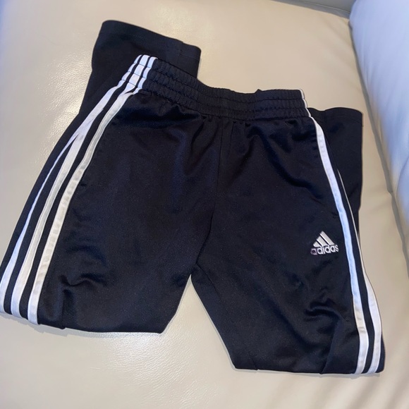 Adidas Classic Sweat Pants in Black Kids - Picture 1 of 5